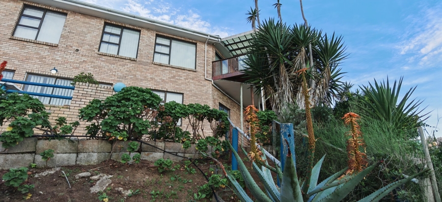 5 Bedroom Property for Sale in Dana Bay Western Cape